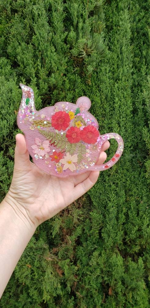 Flower and butterfly teapot decor