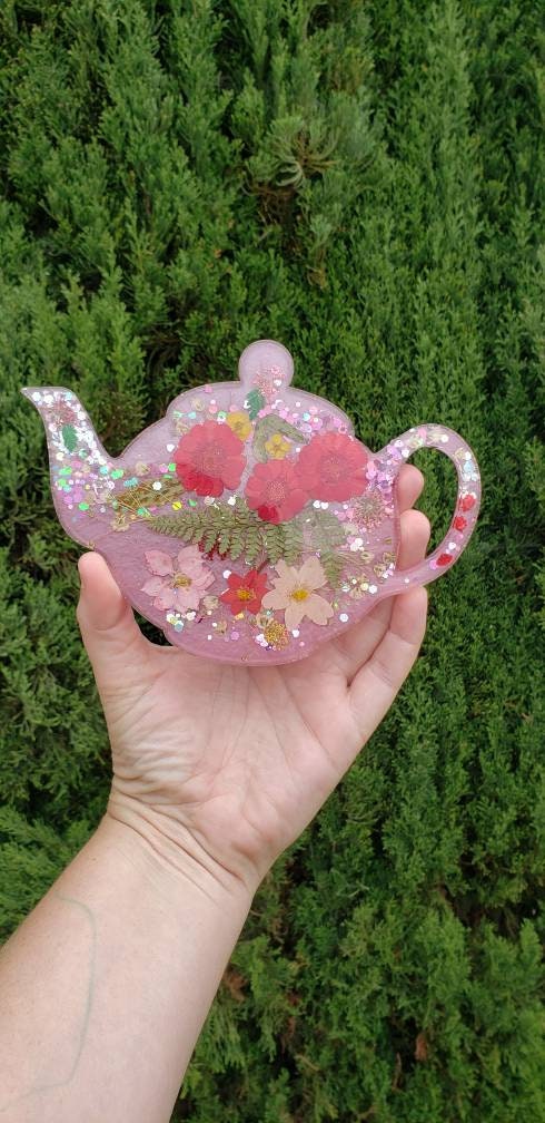 Flower and butterfly teapot decor